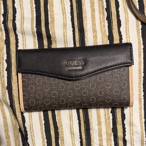💥NI💥 GUESS Black and Tan Women's Wallet